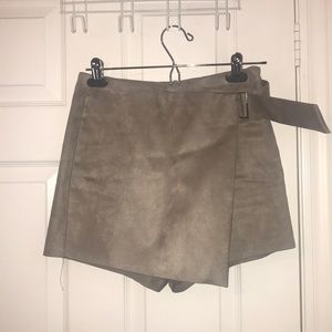 Zara grey suede skort